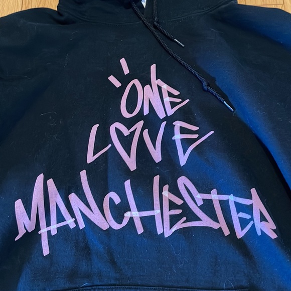 One Love Manchester hoodie size large - Picture 2 of 2